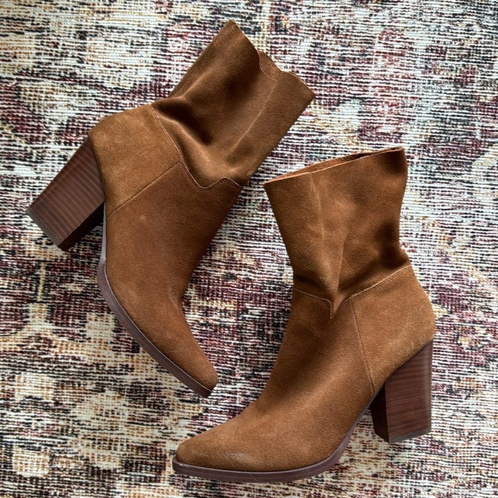 Bleeker&bond brown heeled booties size 7.5